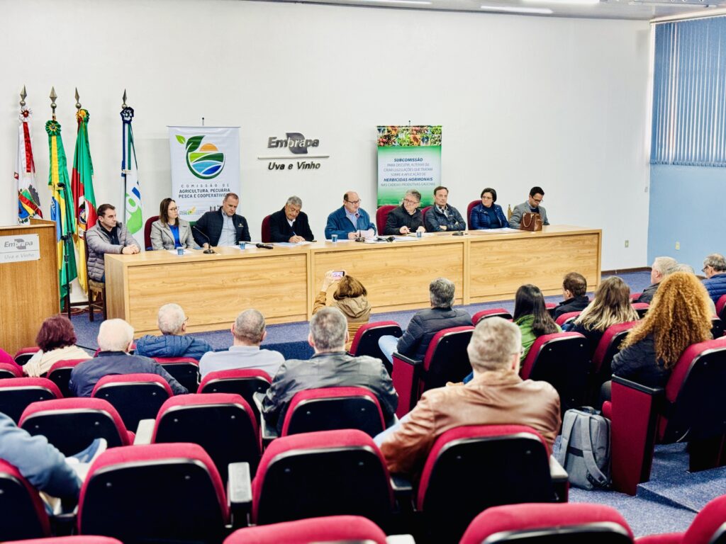 Subcomissão dos herbicidas hormonais encerra etapa no Interior do Estado