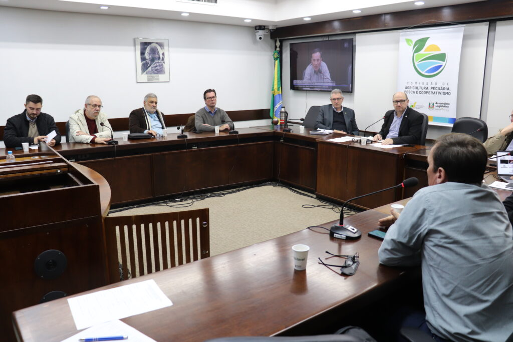 Entidades apresentam sugestões em reunião dos herbicidas hormonais na Capital 