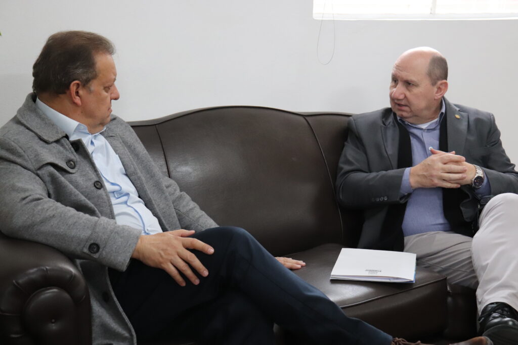 Weber protocola solicitação de 30 poços artesianos junto à Secretaria da Agricultura