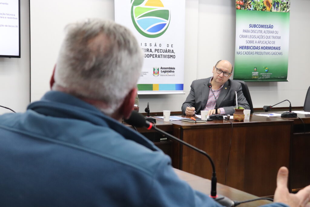 Subcomissão sobre herbicidas hormonais encerra etapa de reuniões com relatório previsto para agosto