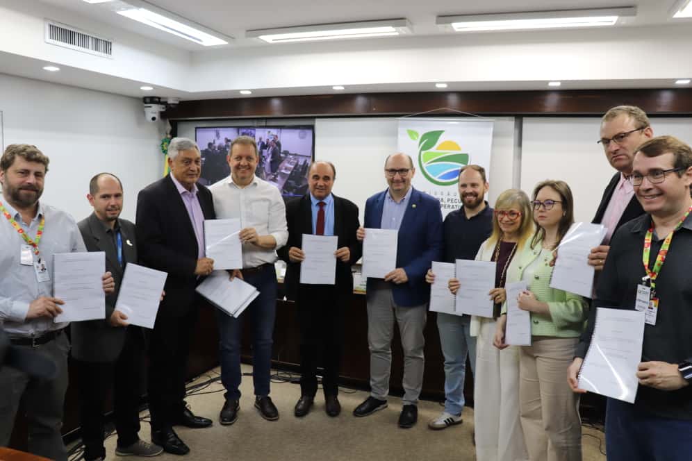 Deputados trabalham em anteprojeto para modernizar normas sobre uso de herbicidas hormonais no Estado