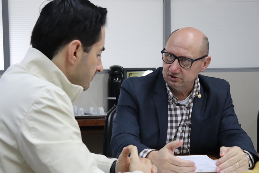 Deputado trata de melhorias em rodovias no DAER